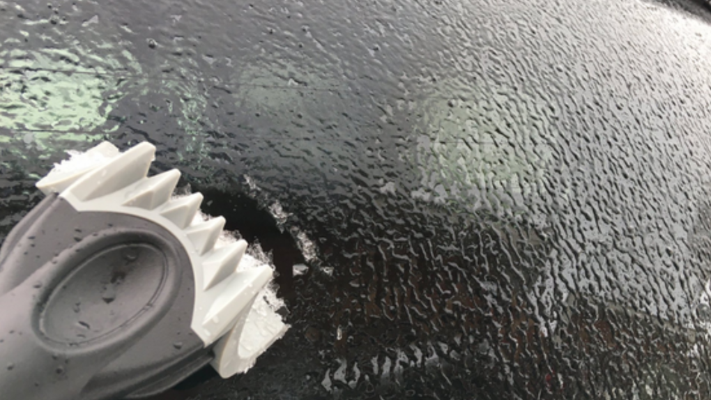 Freezing rain turns to ice on a car window in Barrie, Ont. (KC Colby/CTV News)