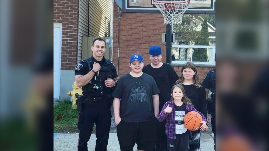 Berita Sudbury: Polisi menanggapi keluhan ‘kebisingan’, akhirnya ikut pertandingan basket